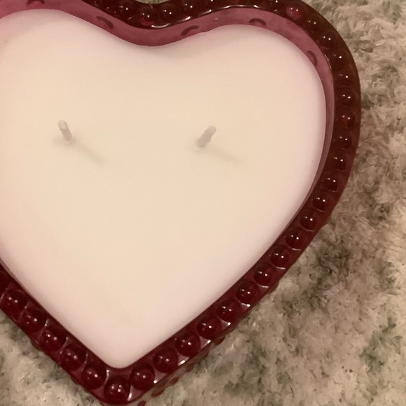 Hot Pink Glass Heart-Shaped Valentines Scented Home Decor Candle Large 9.6oz NWT - Picture 4 of 16